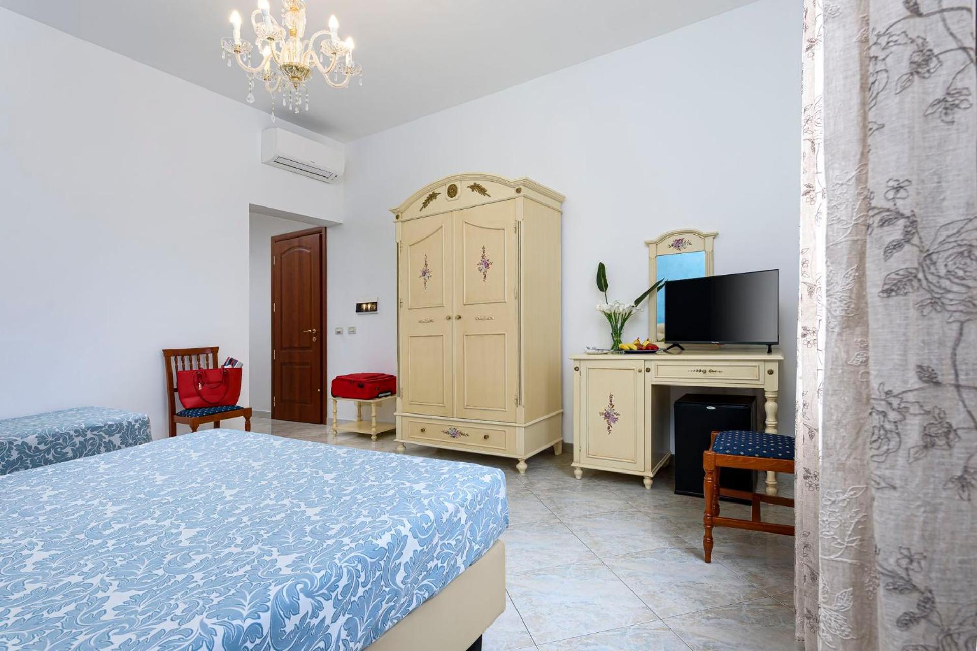 Araba Fenice 3*